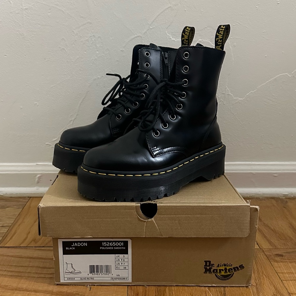 Dr.Martens - Leather Jadon Boots